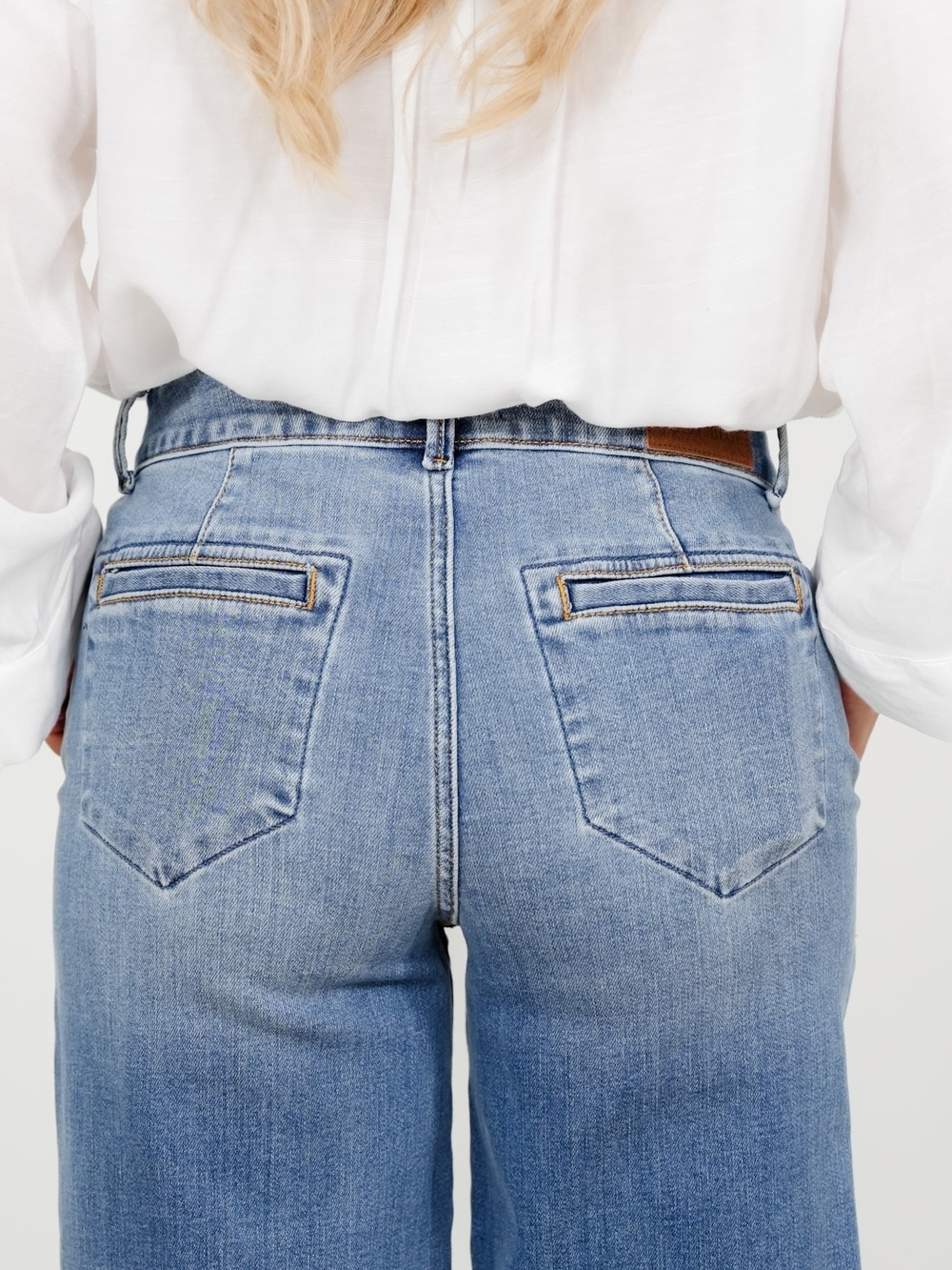 NWT Judy Blue Trouser Column Light Wash High Waisted Stretch Jeans Womens 7/28 - Picture 2 of 14